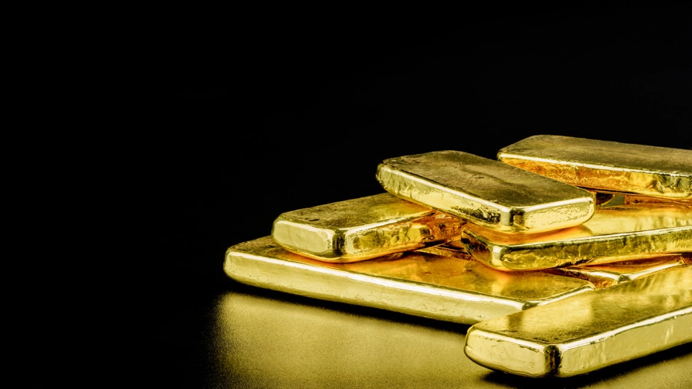 الذهب يهبط إلى أدنى مستوى في 4 أشهر