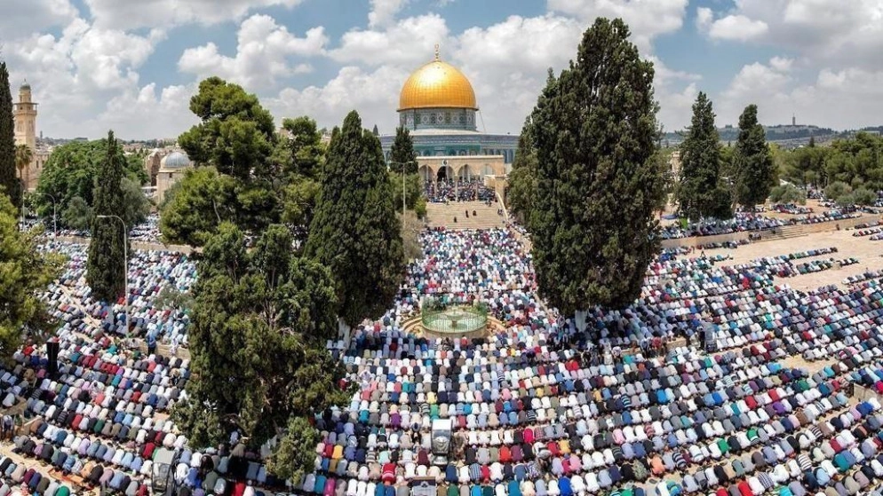15 ألفا أدوا صلاة الجمعة في المسجد الأقصى