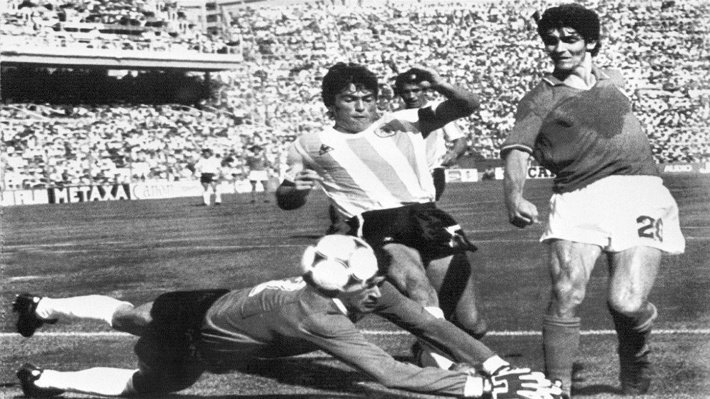 وفاة الإيطالي باولو روسي هدّاف مونديال 1982