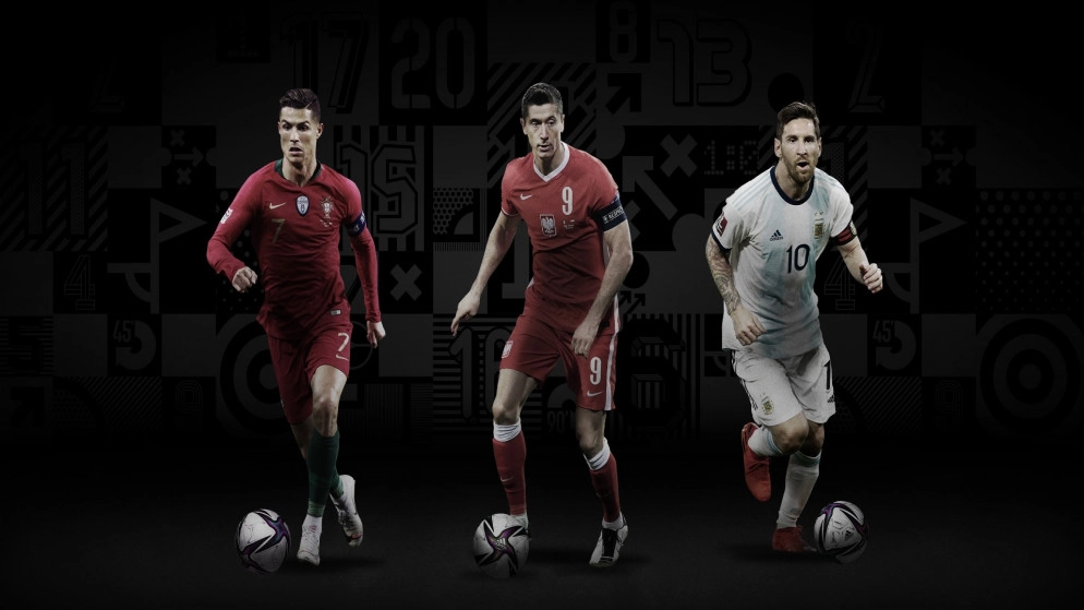 لقب أفضل لاعب في العالم بين ميسي ورونالدو وليفاندوفسكي