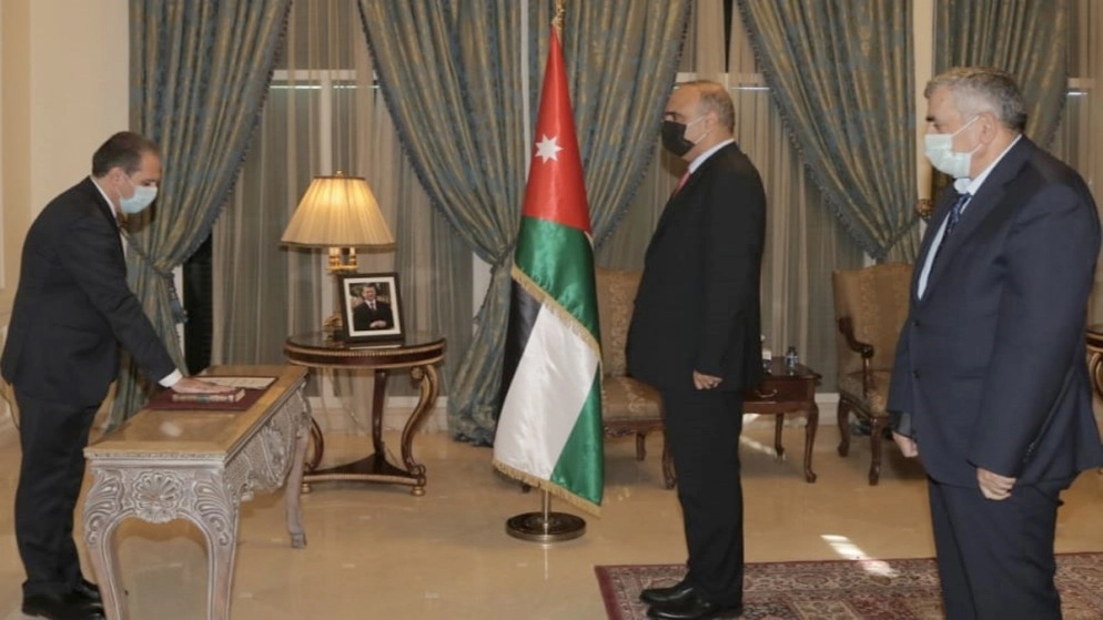 فراس الهواري يؤدي اليمين القانونية رئيسا للمركز الوطني لمكافحة الأوبئة