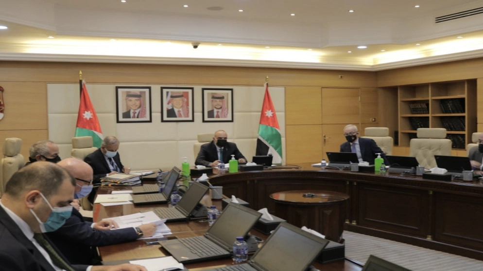 الموافقة على اعتبار بطاقات التأمين الصحّي المنتهية مجدّدة تلقائيّاً