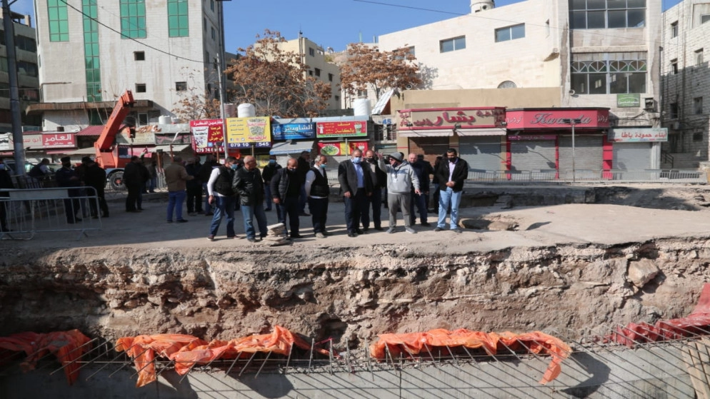 أمين عمّان يؤكد ضرورة الإسراع في تنفيذ مشروع عبّارة وسط البلد