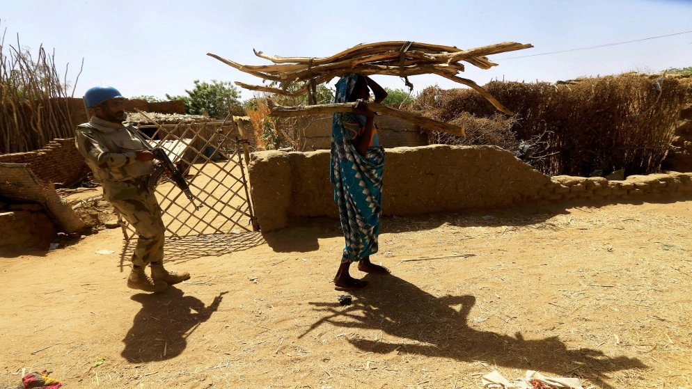 السودان ينشر "أعدادا كبيرة" من القوات في جنوب دارفور بعد عنف قبلي