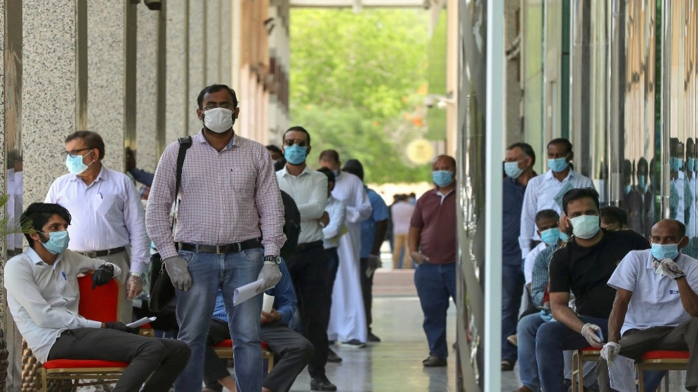 قطر تبدأ تطبيق أكثر القوانين صرامة حيال وضع الكمامات
