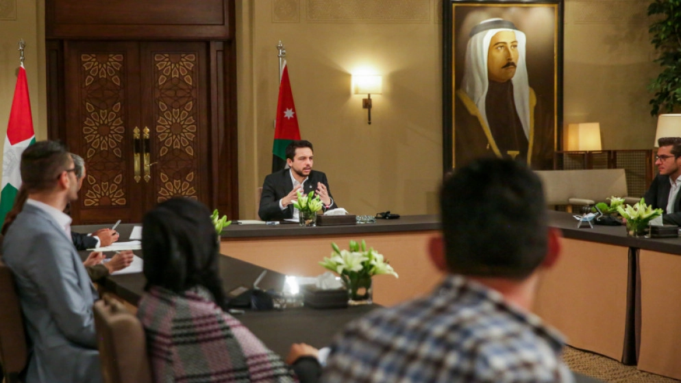 ولي العهد يؤكد ضرورة توحيد جهود المبادرات التطوعية