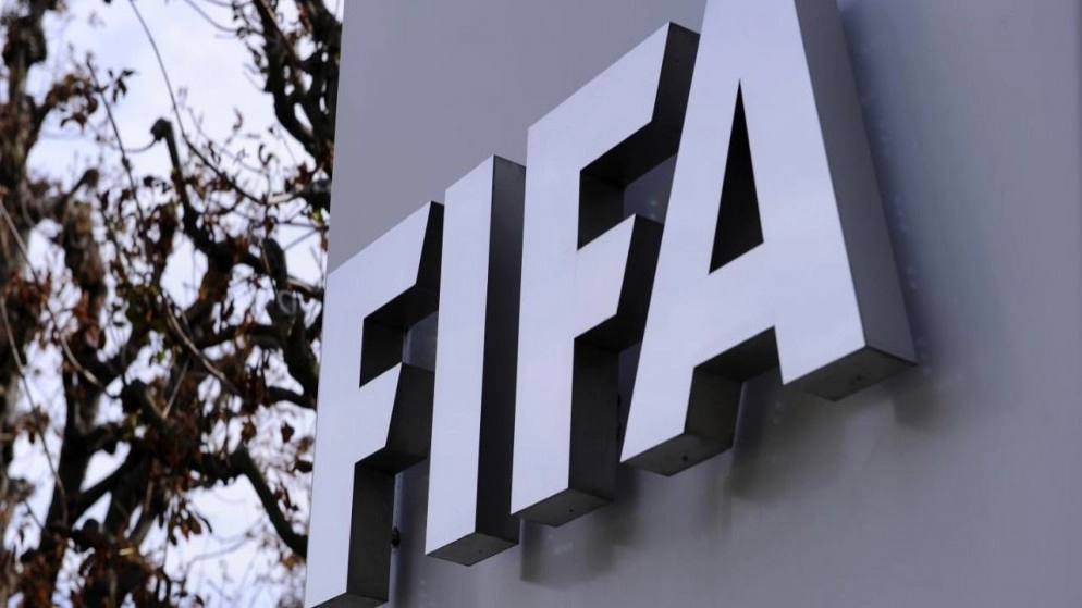 "فيفا" يحرم نادي الفيصلي من 3 فترات تسجيل مؤقتا