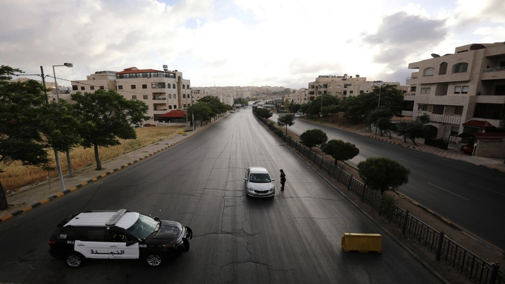 حظر تجول شامل الجمعة