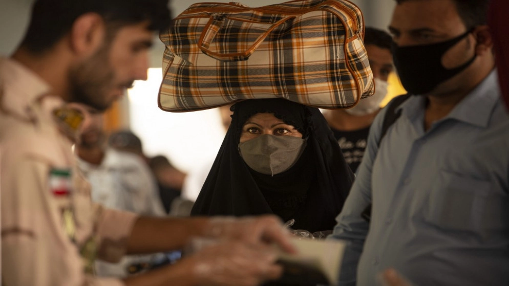 إيران تعيد السماح بالصلوات الجماعية في المساجد