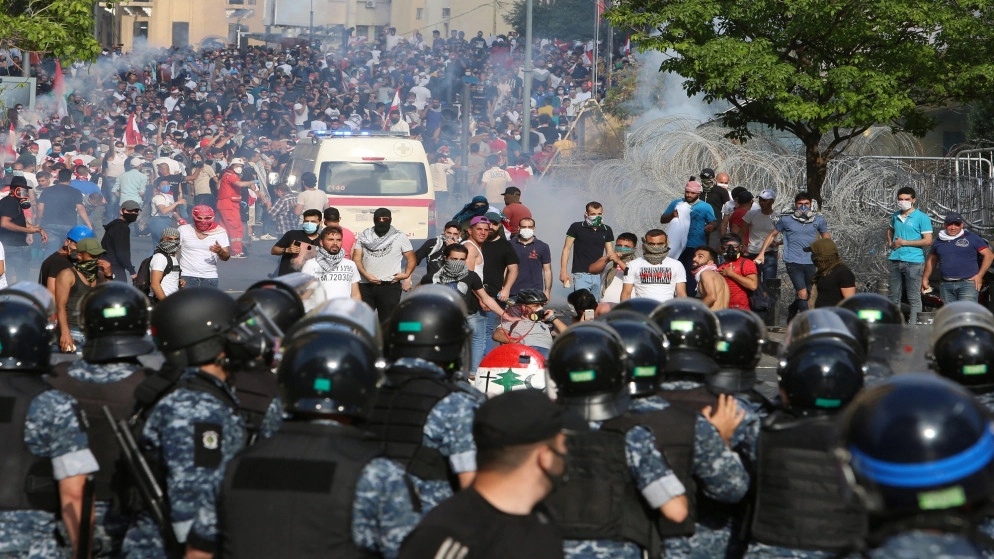 الرئيس اللبناني يدعو إلى الوحدة بعد أعمال عنف السبت