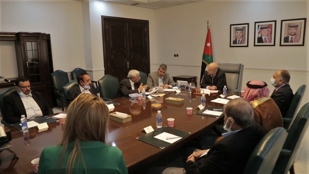 الرزاز: الحكومة مستمرة بدعم قطاع الزراعة لتمكينه من تجاوز الصعوبات
