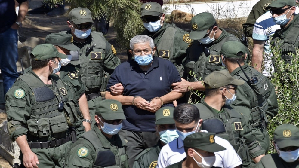 استئناف محاكمة مقربين من الرئيس الجزائري السابق في قضايا فساد