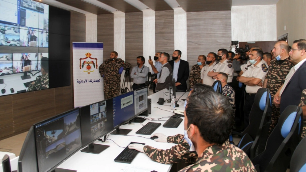كاميرات مراقبة على صدور كوادر دوريات مكافحة التهريب والترفيق الجمركي 