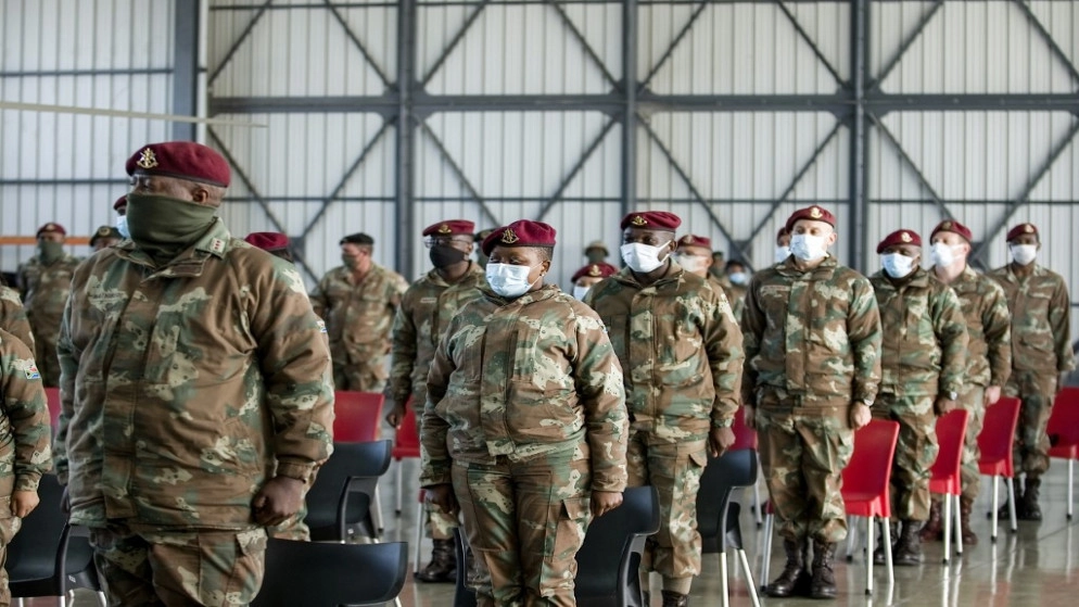 جنوب إفريقيا تنشر عناصر طبية عسكرية في بؤرة لعدوى كوفيد-19