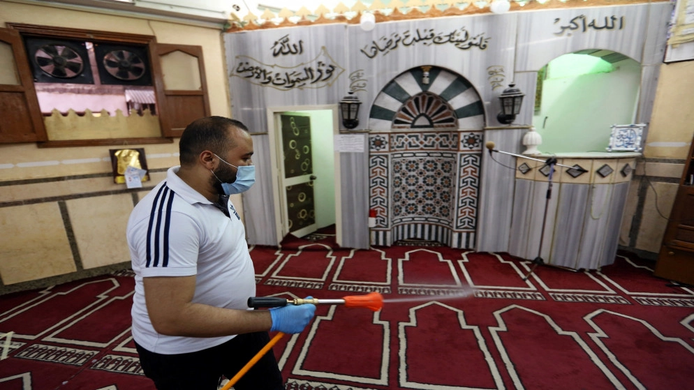 إعادة فتح المساجد مع استثناء صلاة الجمعة في المغرب