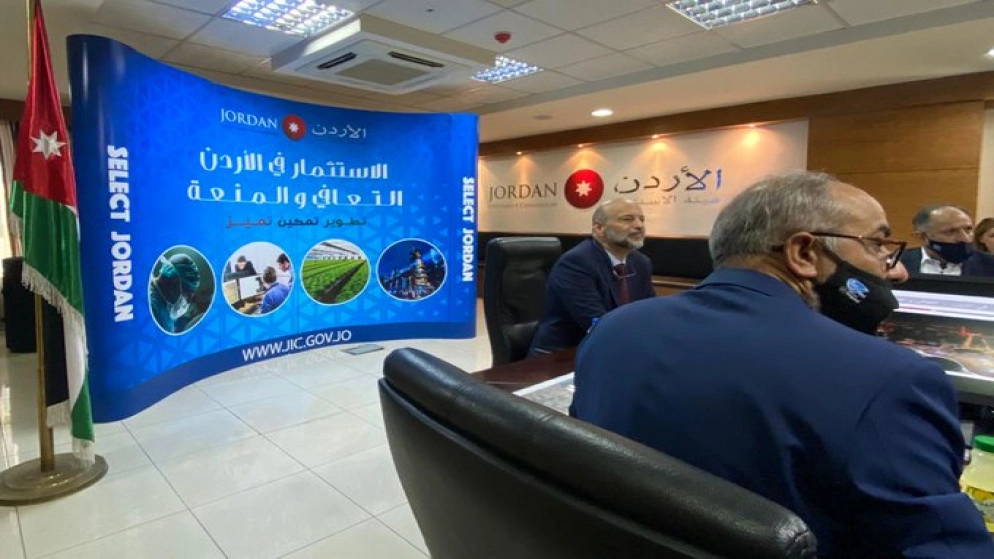 الرزاز: استقرار الأردن سياسيا واقتصاديا رسالة للباحثين عن فرص استثمارية