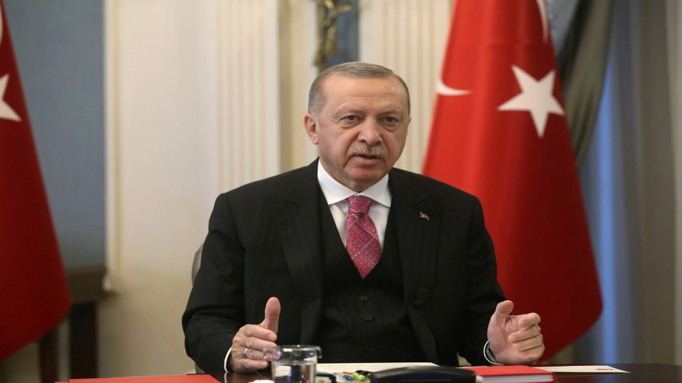 أردوغان يحشد قاعدته وسط مواجهته أزمات عدة