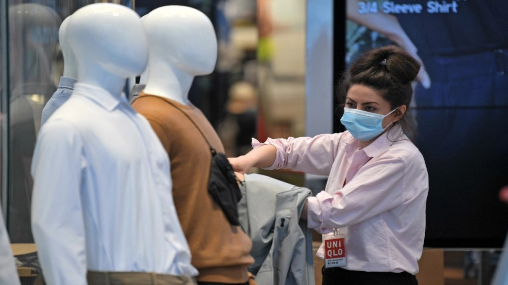 بريطانيا تستهدف العودة للحياة الطبيعية قبل عيد الميلاد