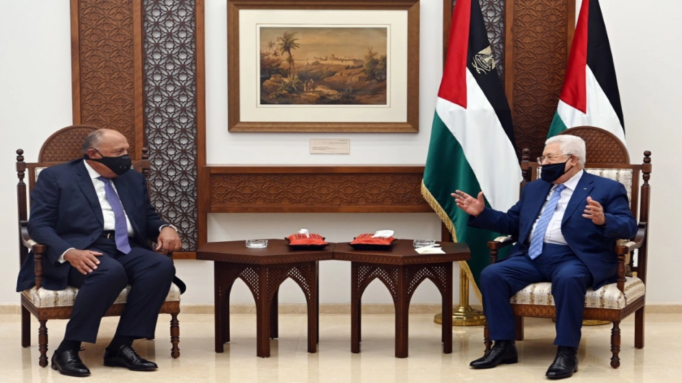 الرئيس الفلسطيني يلتقي وزير الخارجية المصري في رام الله