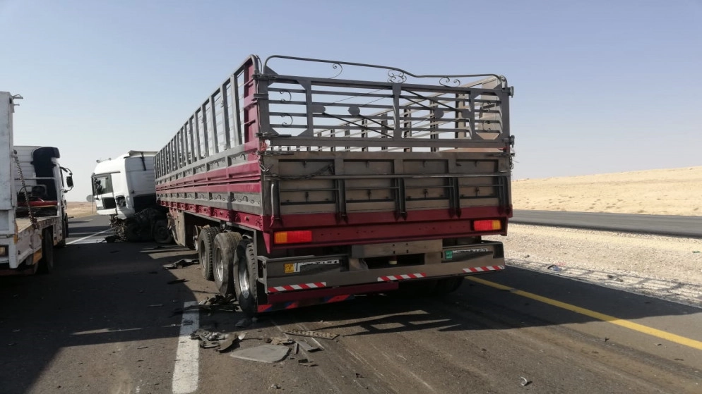 4 وفيات في حادث تصادم على الطريق الصحراوي