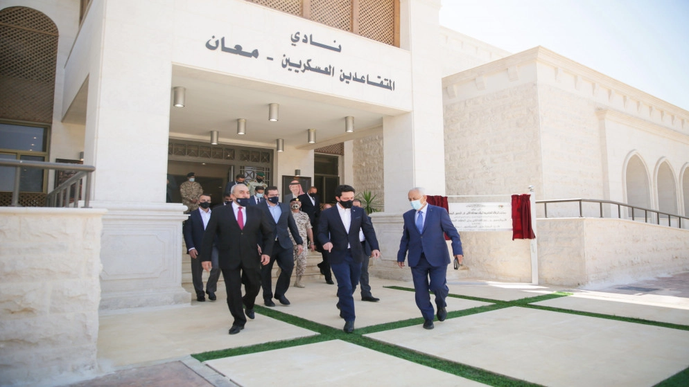 ولي العهد يفتتح نادي المتقاعدين العسكريين في معان
