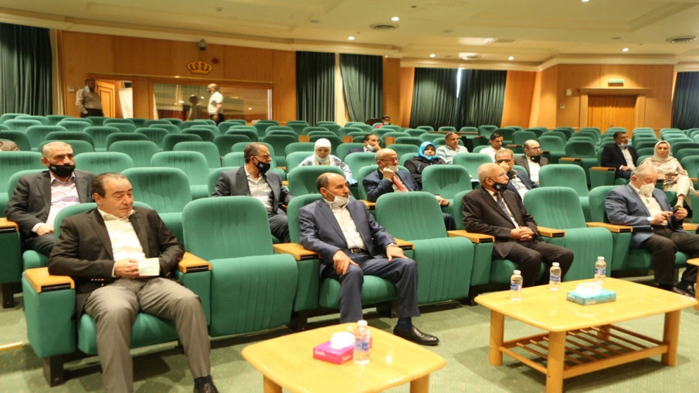 "الأوامر التغييرية مسموح بها في عقد المقاولة شريطة التزام التشريعات"