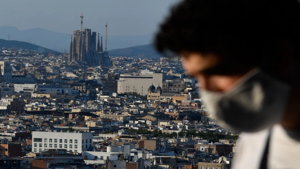 وزير بريطاني يفاجأ بقرار بلاده بعزل القادمين من إسبانيا خلال تواجده فيها