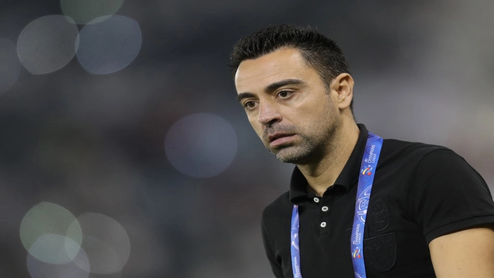 الإسباني تشافي يعلن تعافيه من الفيروس ويعود لتدريبات فريقه