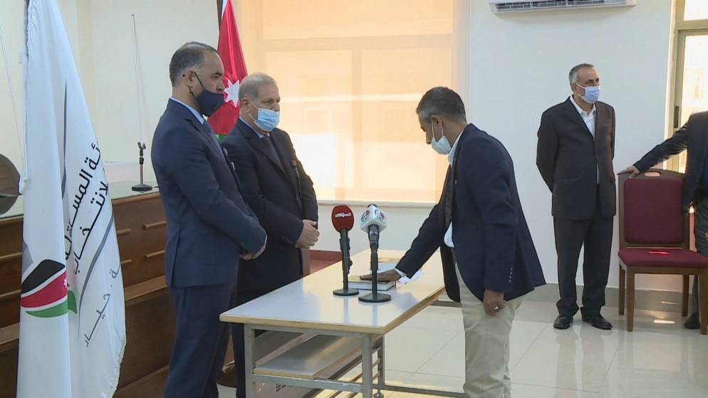 144 عضوا ورئيسا للجان الانتخاب يؤدون القسم القانوني