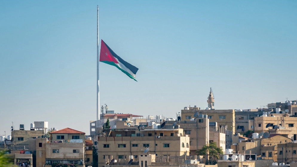 الديوان الملكي الهاشمي يعلن تنكيس علم السارية لمدة 3 أيام