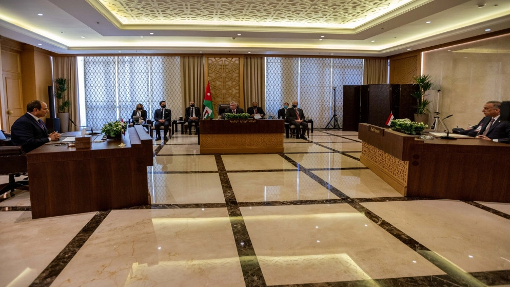 الملك وولي العهد يودعان الرئيس المصري ورئيس الوزراء العراقي