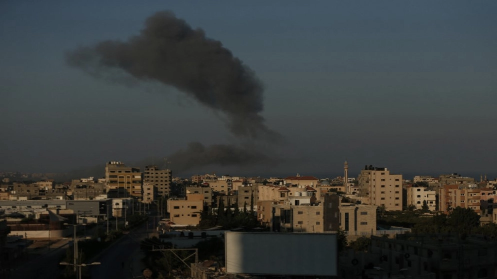 قصف إسرائيلي على مواقع وأراض في غزة