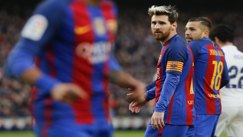 ميسي يشعل الحرب مع برشلونة ومُطالب بدفع البند الجزائي إذا أراد الرحيل
