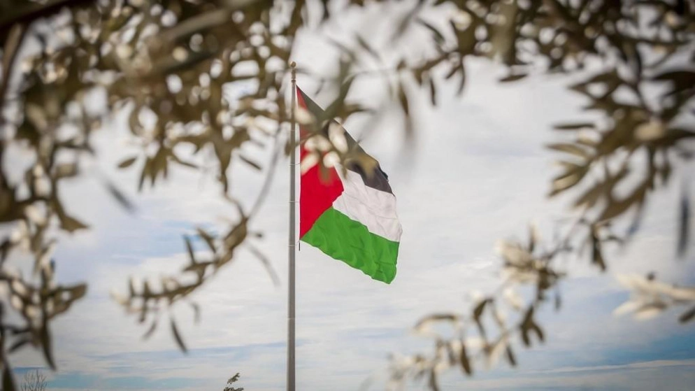 "الشؤون الفلسطينية": قوات الاحتلال الإسرائيلي نفذت 410 اعتقالات لفلسطينيين الشهر الماضي