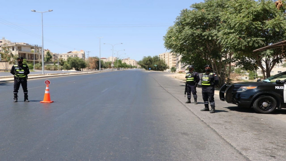 عزل 10 بنايات وفندق بعد اكتشاف إصابات بالفيروس فيها