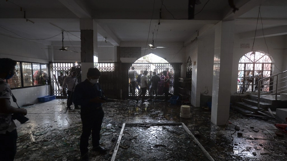 مقتل 13 مصليا في انفجار قرب مسجد في بنغلاديش