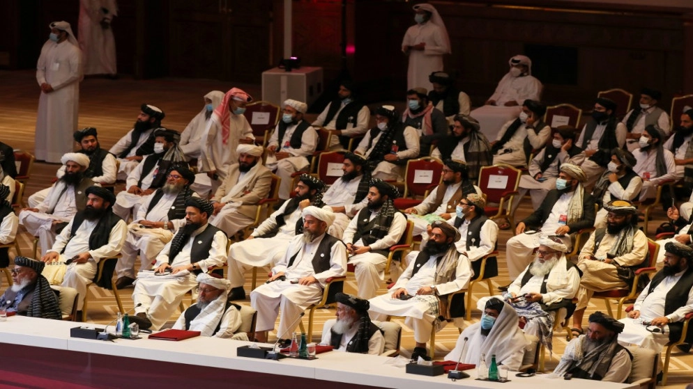 الحكومة الأفغانية وطالبان تبحثان وقف إطلاق النار في الدوحة