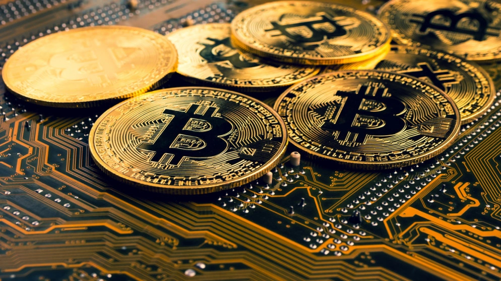 سعر عملة "بتكوين" الافتراضية يتجاوز عتبة 30 ألف دولار لأول مرة في تاريخها
