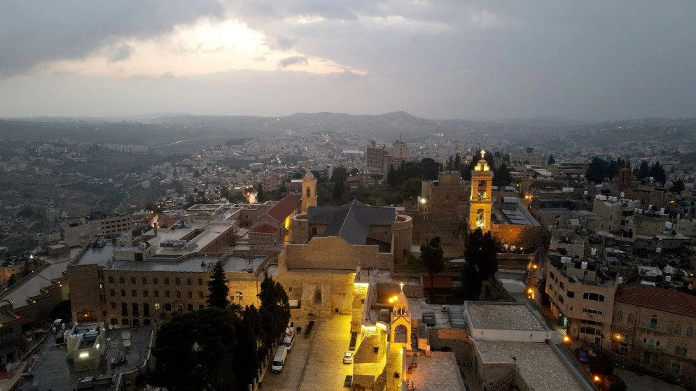 تعليم مدمج لـ 7 صفوف مدرسية لأسبوعين ومنع التنقل بين المحافظات الفلسطينية