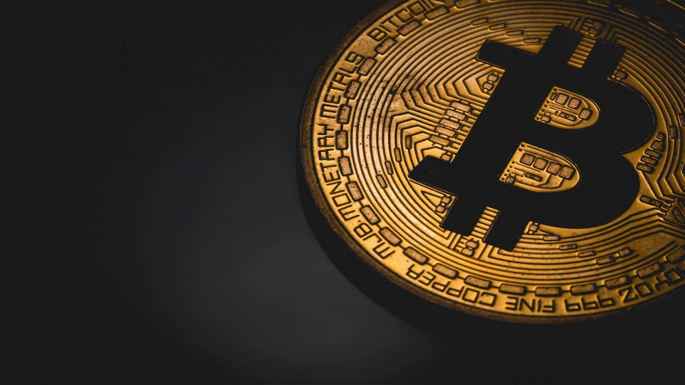 سعر عملة بتكوين الافتراضية يتجاوز للمرة الأولى عتبة 40 ألف دولار