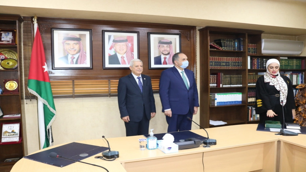51 محامياً يؤدون اليمين القانونية أمام وزير العدل