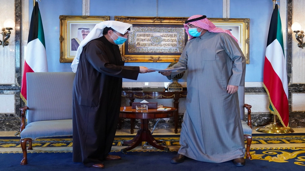 أعضاء الحكومة الكويتية يقدمون استقالاتهم إلى رئيس الوزراء
