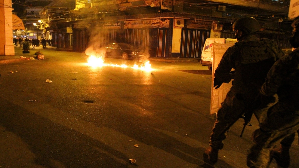 30 جريحا في اشتباكات بين الجيش اللبناني ومتظاهرين في طرابلس