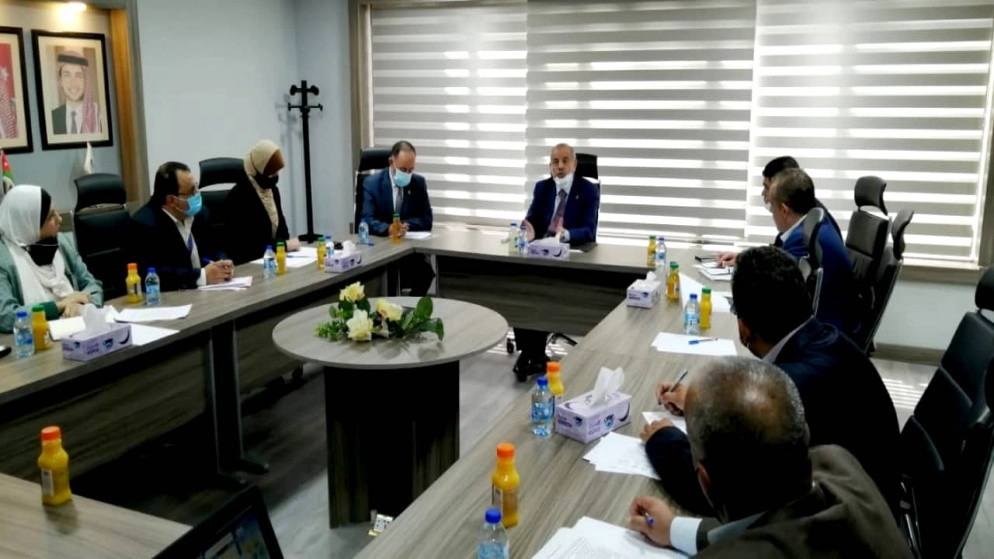 إرسال لجنة فنية إلى الجفر الاثنين لدراسة أسباب المعاناة من روائح الكبريت في مياه الشرب