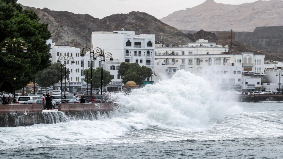 إعصار "شاهين" يودي بحياة 9 أشخاص على الأقل في عُمان وإيران