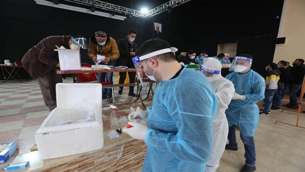 9 وفيات و946 إصابة جديدة بكورونا في الأراضي الفلسطينية