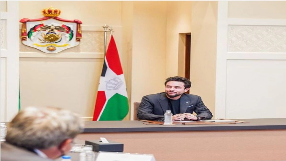 ولي العهد يخرج من الحجر المنزلي