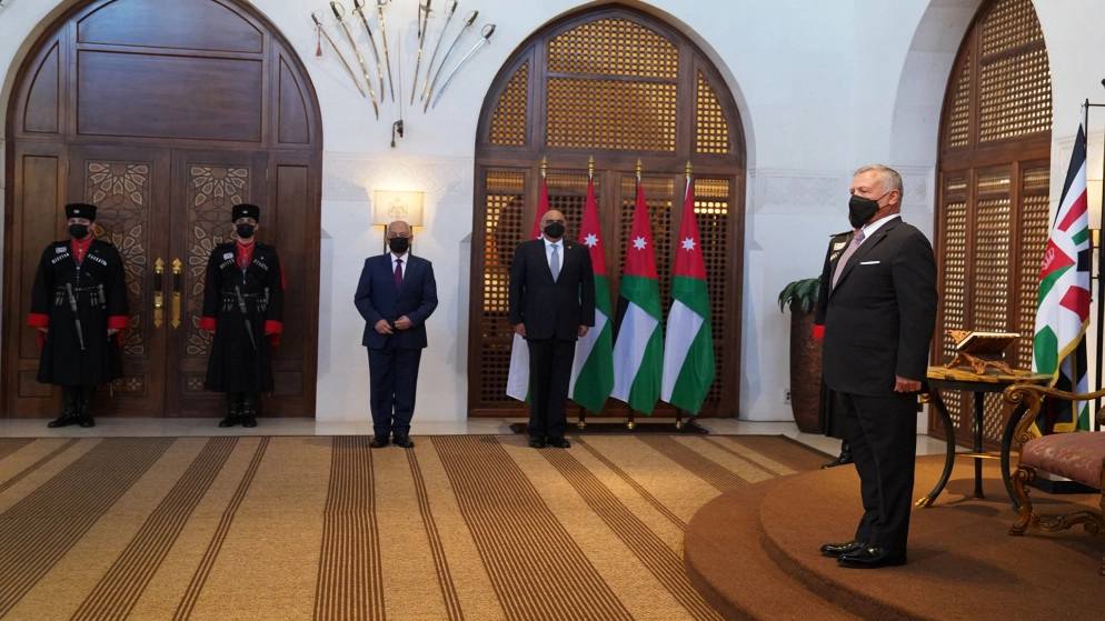 إرادة ملكية بالموافقة على إجراء تعديل على حكومة الخصاونة