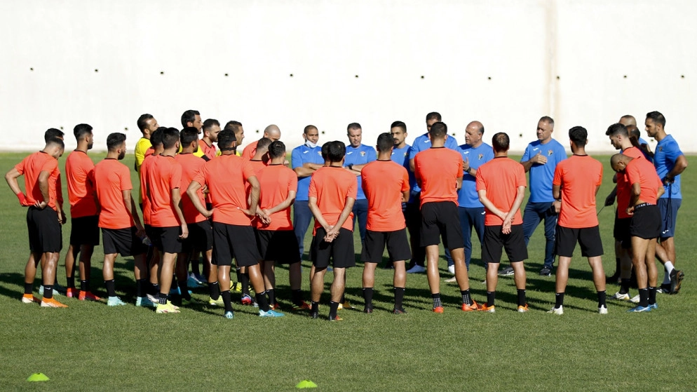 غياب اللاعبين محمد أبو زريق وعبدالله الفاخوري عن لقاء المنتخب الوطني أمام أوزبكستان