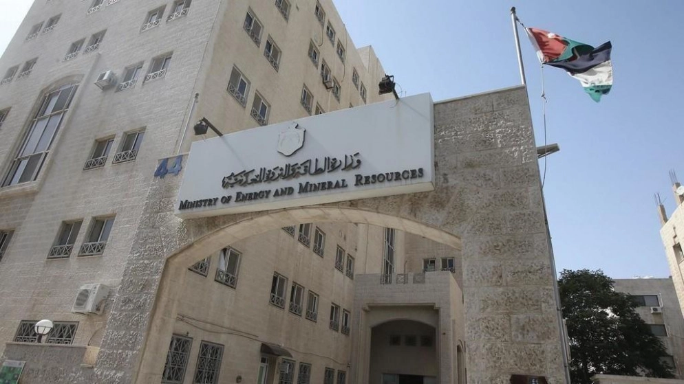 وزير الطاقة يؤكد أهمية التوسع في استكشاف النفط بأماكن جديدة